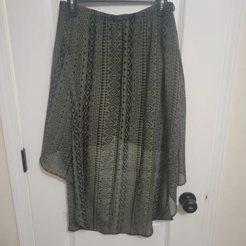Inis Tribal Geometric High-Low Asymmetrical Skirt Dark Green and Black - Picture 4 of 10